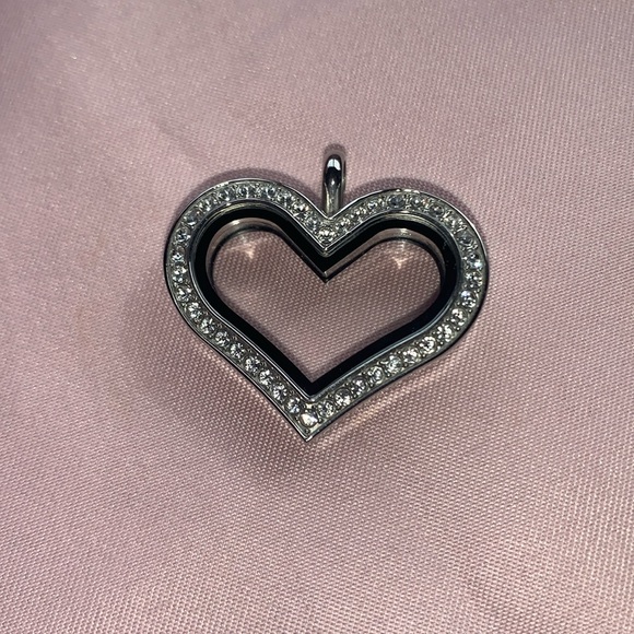 Origami Owl Jewelry - Origami Owl Heart Locket with Crystals